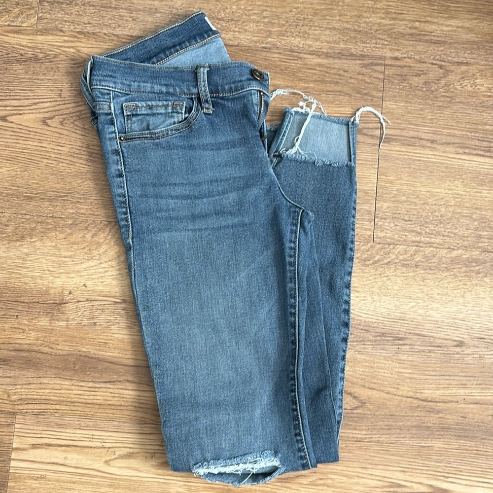 Low rise skinny jeans